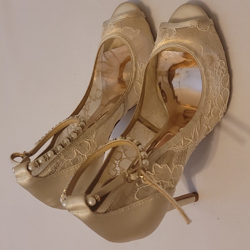 Badgley Mischka Lesley heels NIB